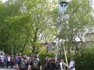 Maibaumauftellen-2017_136